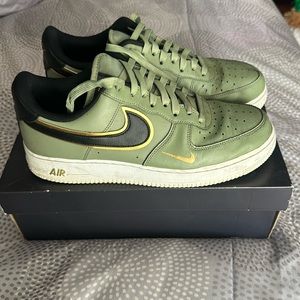 Nike Olive